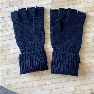 Everlane - Women's Merino Fingerless Gloves - Navy
XS/S